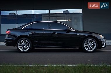 Седан Audi A4 2020 в Львові