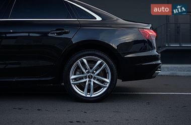 Седан Audi A4 2020 в Львові