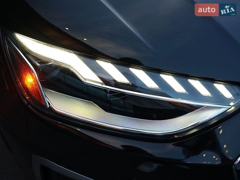 Седан Audi A4 2020 в Львові