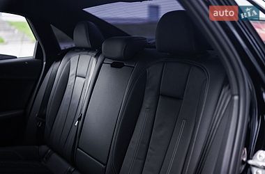 Седан Audi A4 2020 в Львові