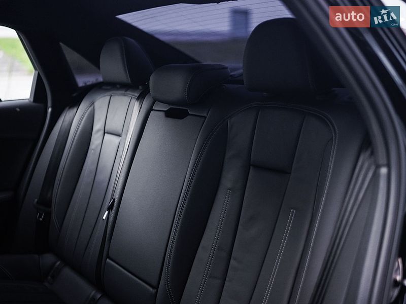 Седан Audi A4 2020 в Львові