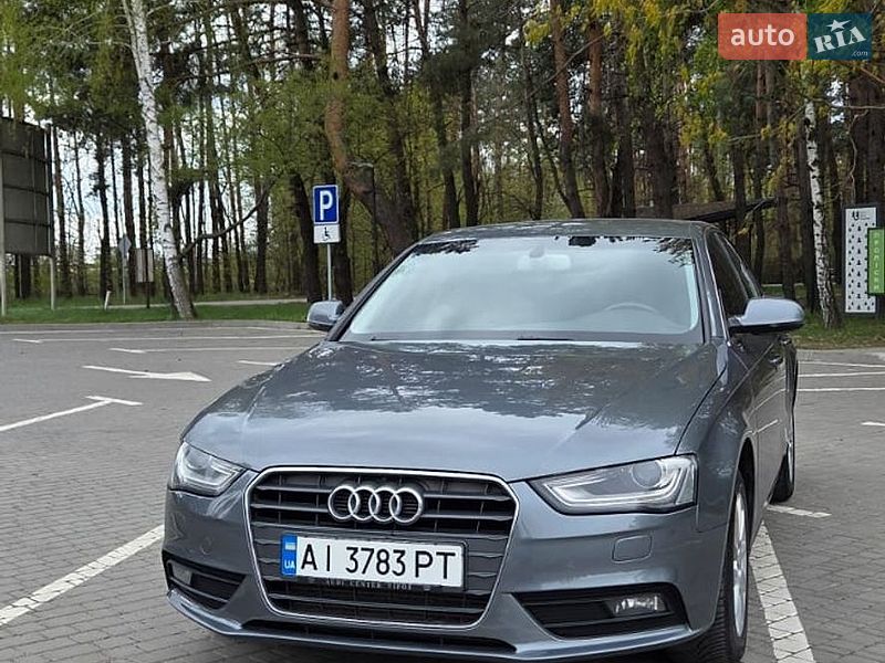 Седан Audi A4 2012 в Києві