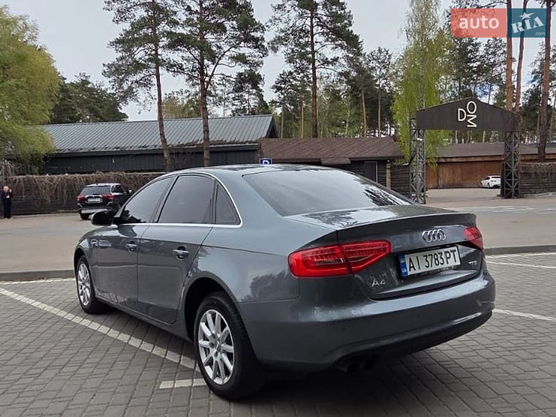 Седан Audi A4 2012 в Києві