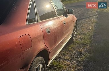 Седан Audi A4 1996 в Виноградові