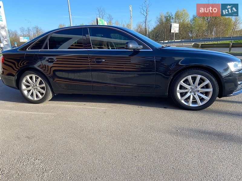Седан Audi A4 2012 в Києві