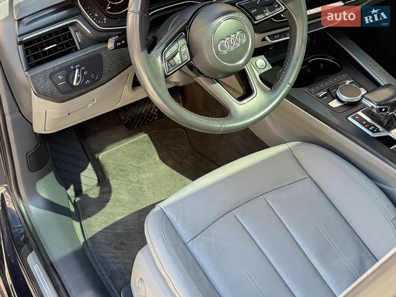 Седан Audi A4 2018 в Тернополі