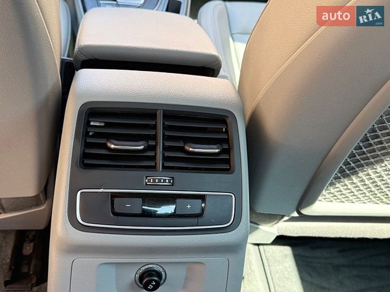 Седан Audi A4 2018 в Тернополі
