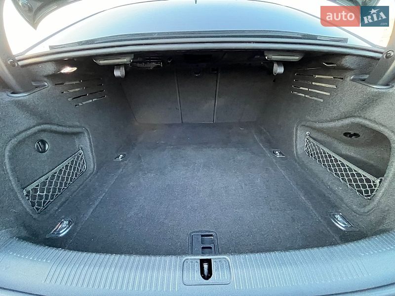 Седан Audi A4 2017 в Львове