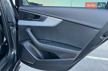 Седан Audi A4 2017 в Львове