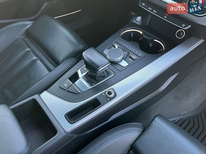 Седан Audi A4 2017 в Львове