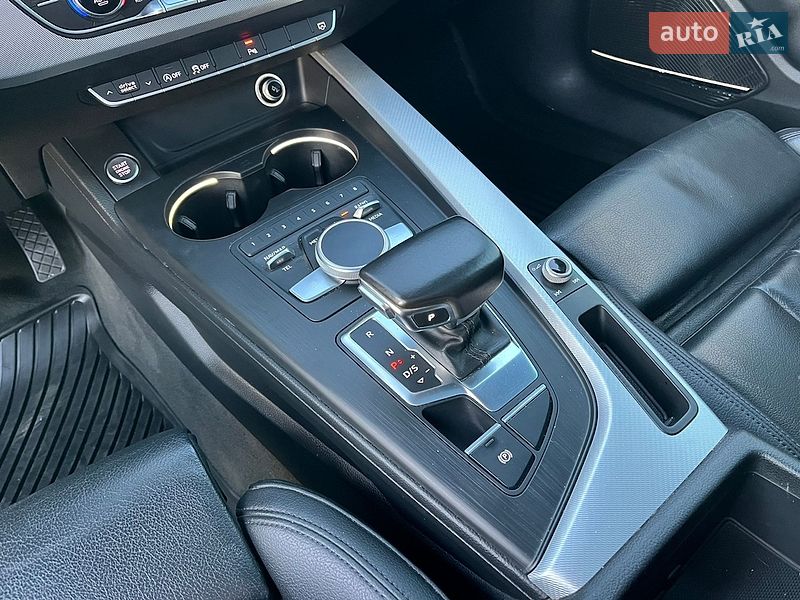 Седан Audi A4 2017 в Львове