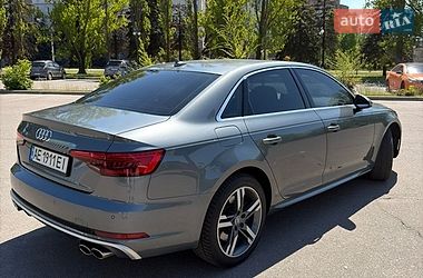 Седан Audi A4 2016 в Кривом Роге