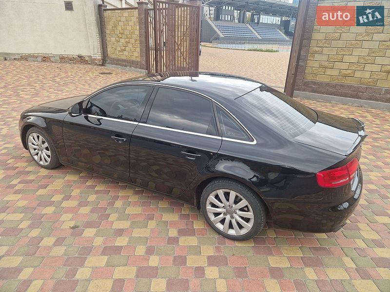 Седан Audi A4 2009 в Днепре