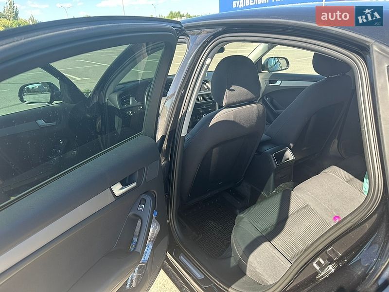 Седан Audi A4 2014 в Кам'янець-Подільському
