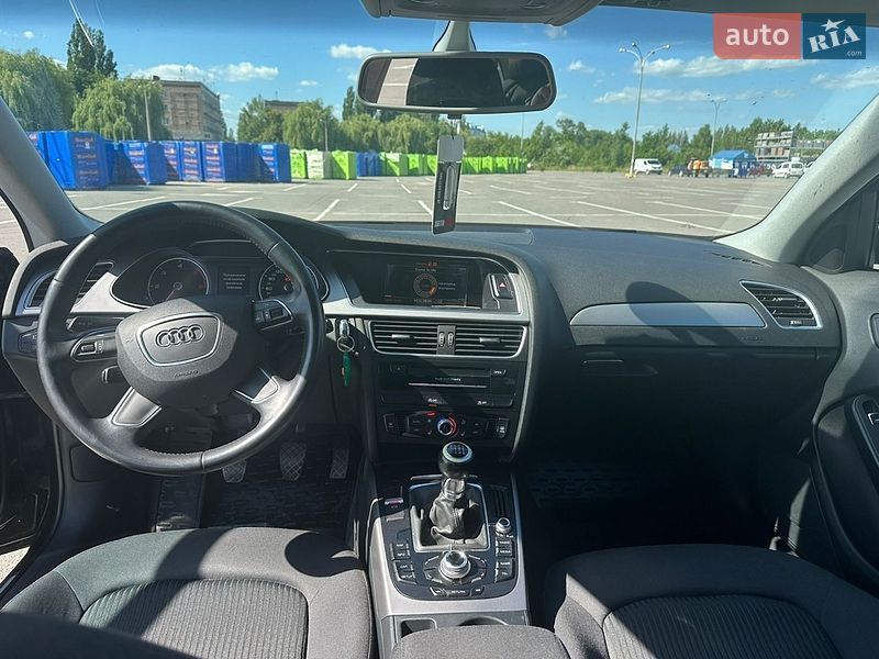 Седан Audi A4 2014 в Кам'янець-Подільському