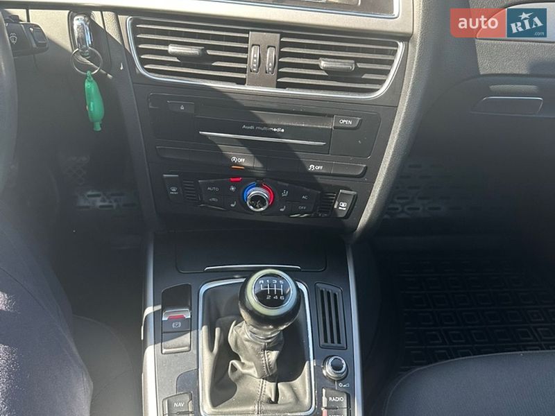 Седан Audi A4 2014 в Кам'янець-Подільському