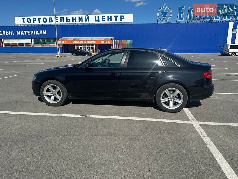 Седан Audi A4 2014 в Кам'янець-Подільському