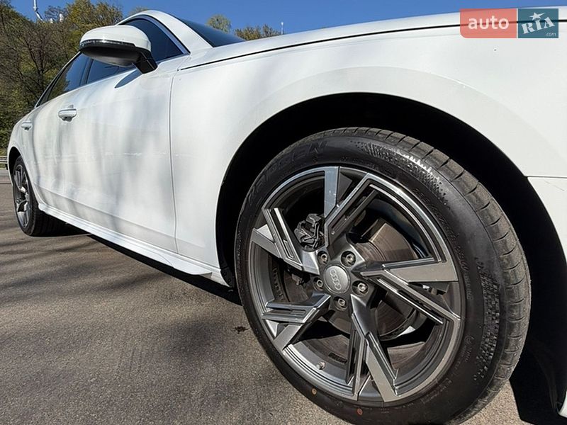Седан Audi A4 2020 в Киеве