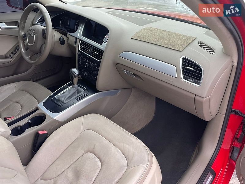 Седан Audi A4 2012 в Киеве