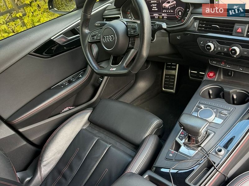 Седан Audi A4 2018 в Києві