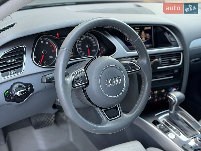 Седан Audi A4 2012 в Одесі