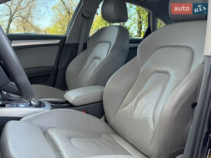 Седан Audi A4 2012 в Одесі