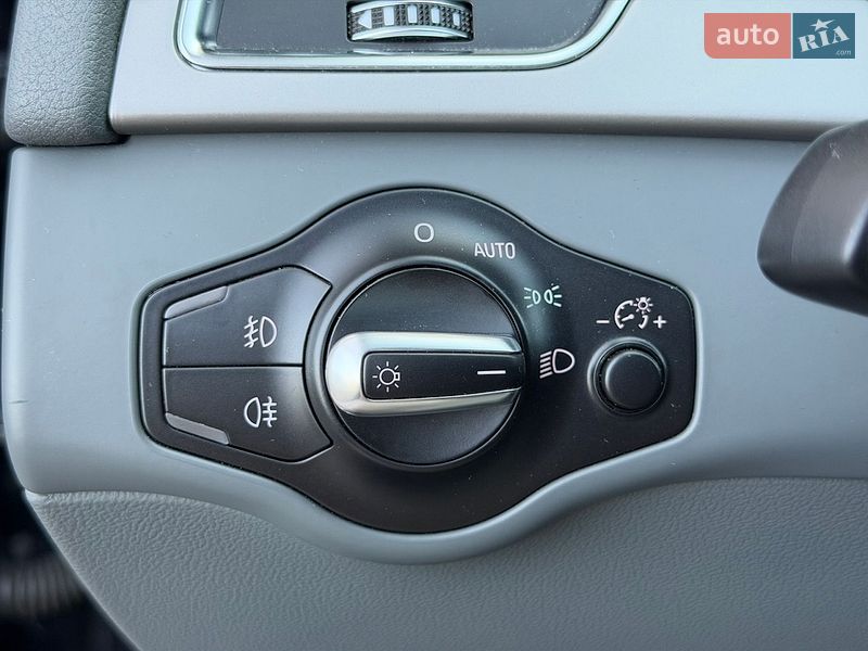 Седан Audi A4 2012 в Одесі