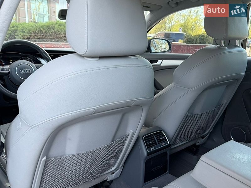 Седан Audi A4 2012 в Одесі