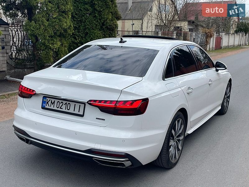 Седан Audi A4 2022 в Житомирі