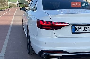 Седан Audi A4 2022 в Житомирі