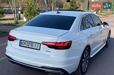 Седан Audi A4 2022 в Житомирі