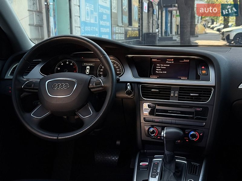 Седан Audi A4 2012 в Миколаєві