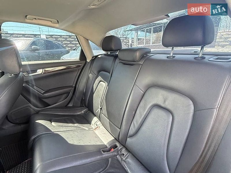 Седан Audi A4 2013 в Києві