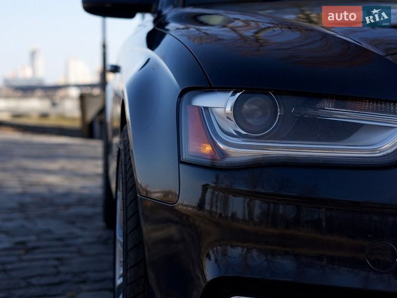 Седан Audi A4 2012 в Киеве