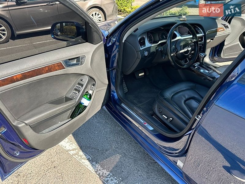 Седан Audi A4 2015 в Киеве