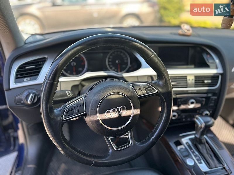 Седан Audi A4 2015 в Киеве