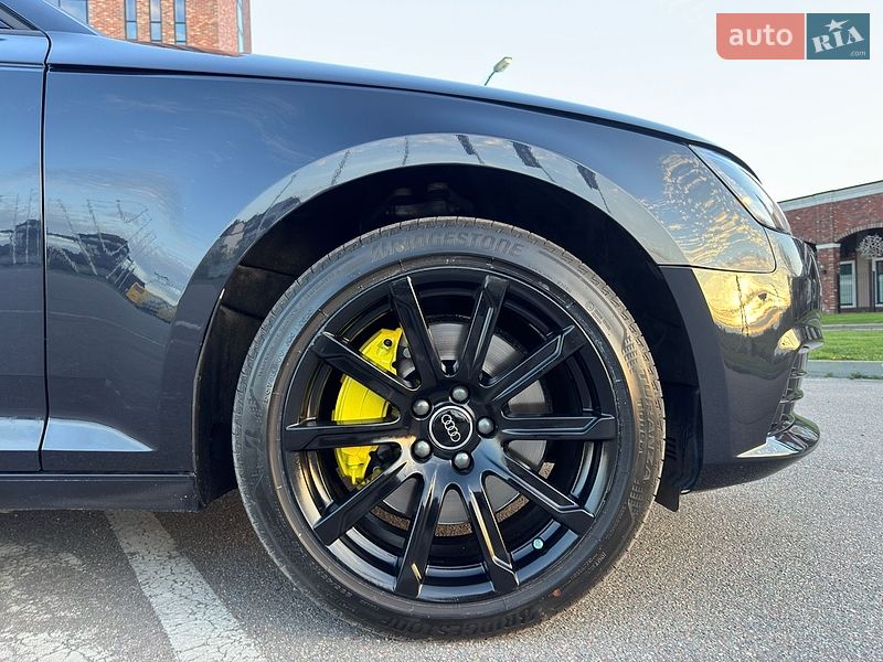 Седан Audi A4 2015 в Киеве