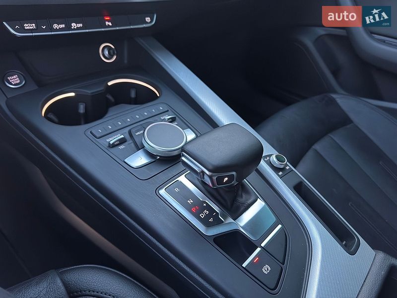 Седан Audi A4 2015 в Киеве
