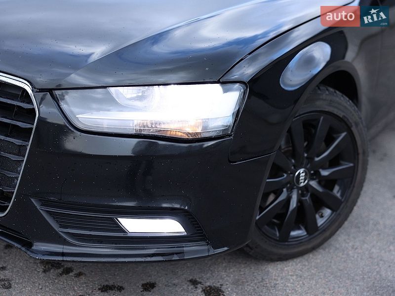 Седан Audi A4 2014 в Києві