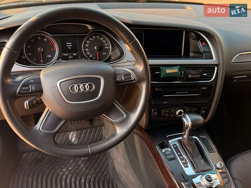 Седан Audi A4 2013 в Киеве
