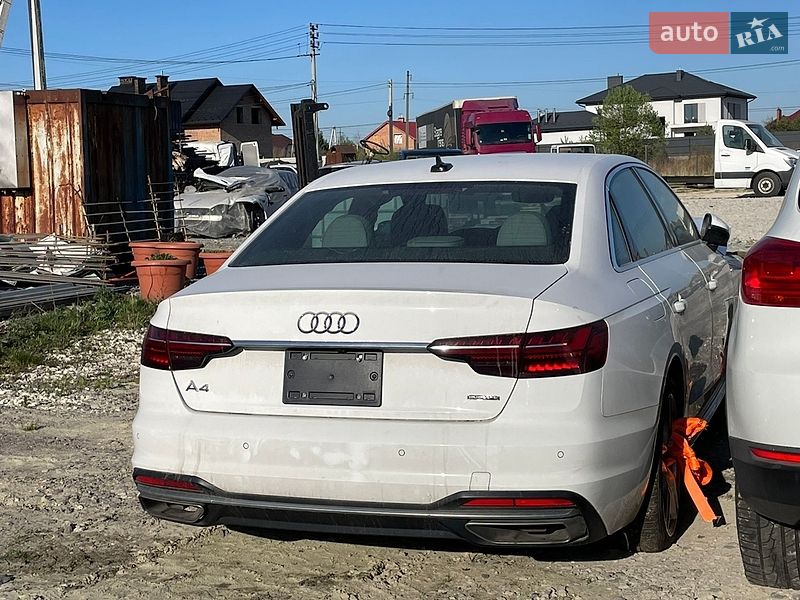Седан Audi A4 2022 в Львове