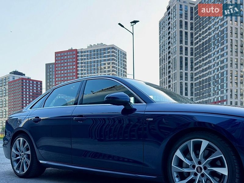 Седан Audi A4 2020 в Киеве