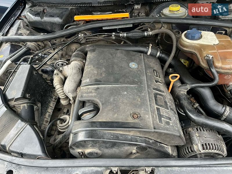Универсал Audi A4 1996 в Подгайцах