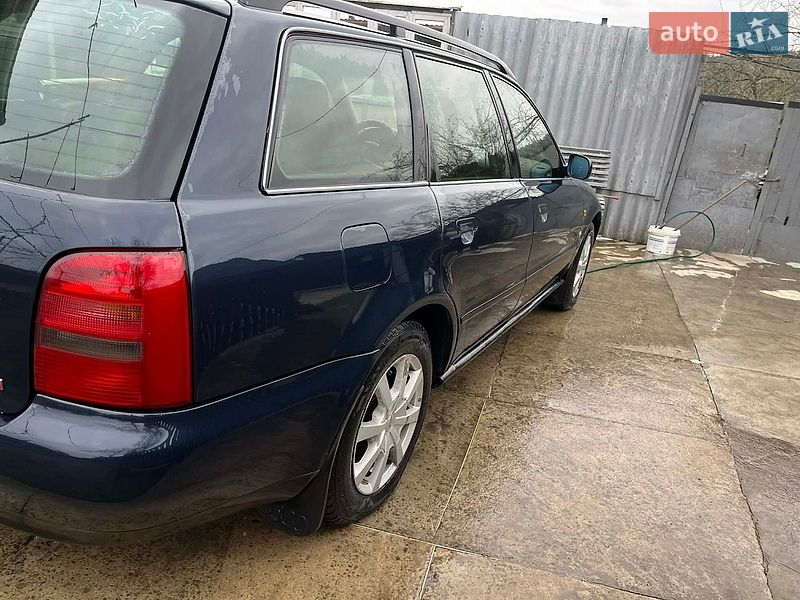 Универсал Audi A4 1996 в Подгайцах