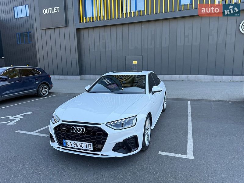 Седан Audi A4 2022 в Киеве