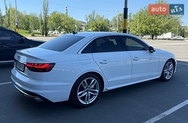 Седан Audi A4 2022 в Киеве