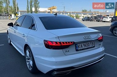 Седан Audi A4 2022 в Киеве