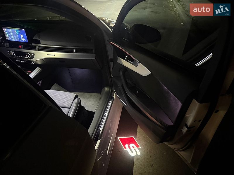 Седан Audi A4 2022 в Киеве