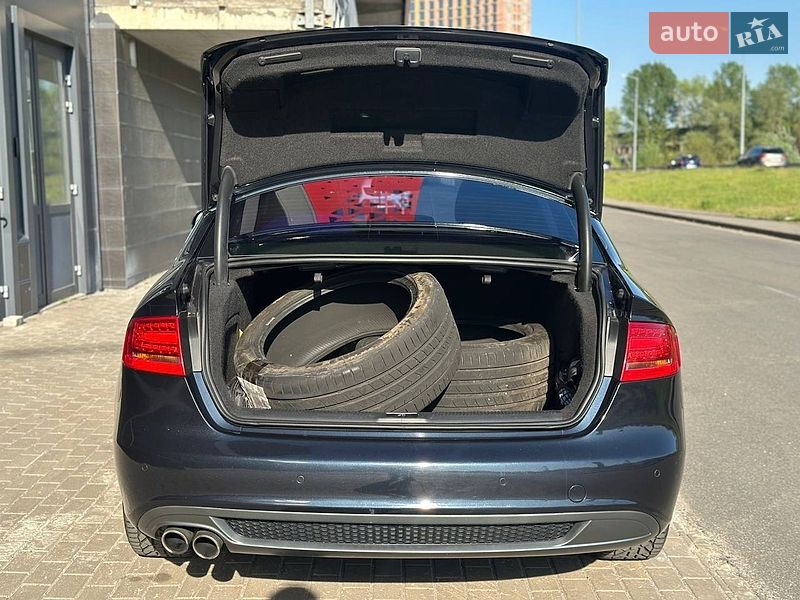Седан Audi A4 2011 в Києві