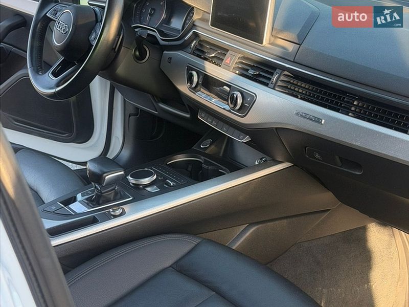 Седан Audi A4 2017 в Здолбунове